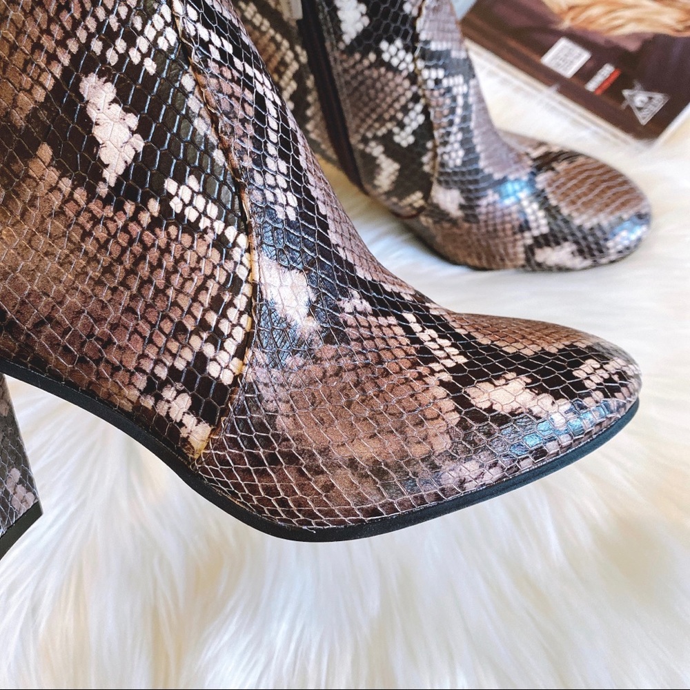 Vince Camuto Sanstan Bootie - Picture 5 of 10